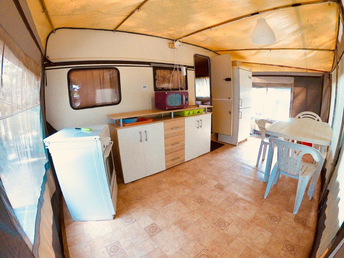 Olaszelmeny Beach Caravans Линяно Сабиадоро Екстериор снимка